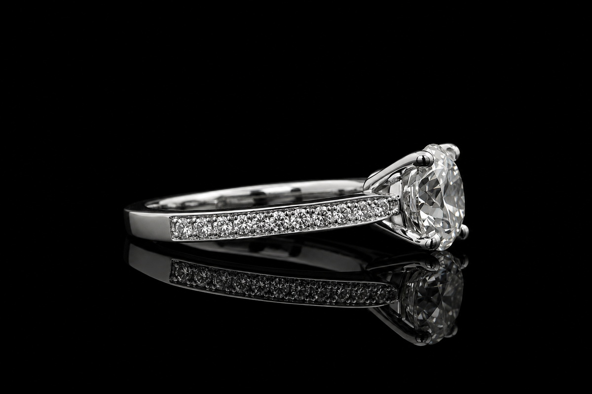 Round Diamond Pavé Solitaire Engagement Ring (eng631)