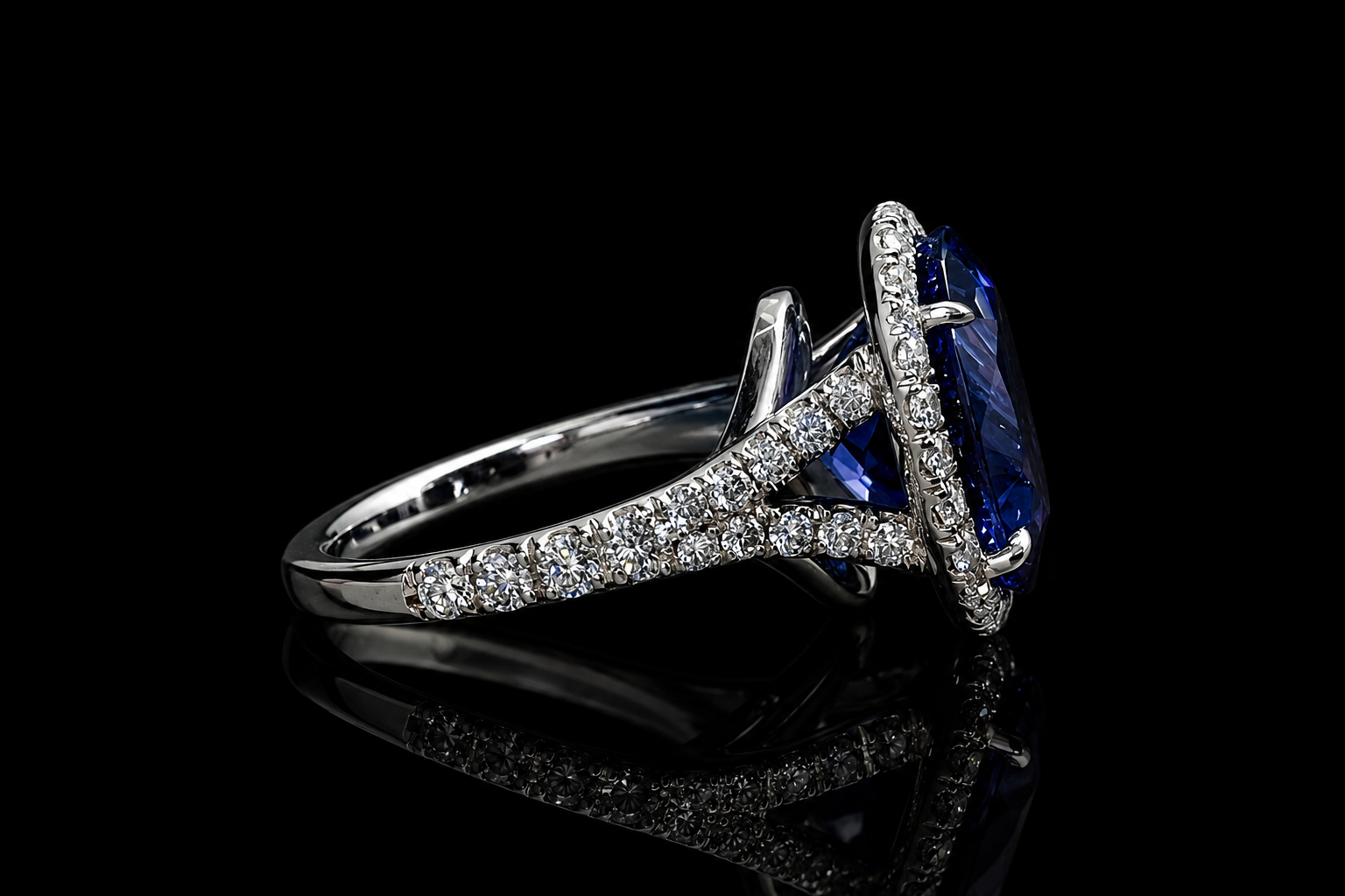 Oval Blue Sapphire Halo Split Shank Ring (eng704)