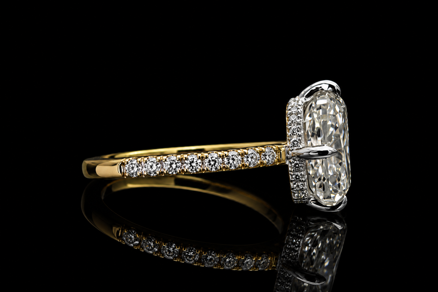 Cushion Cut Diamond Solitaire Engagement Ring (eng669)