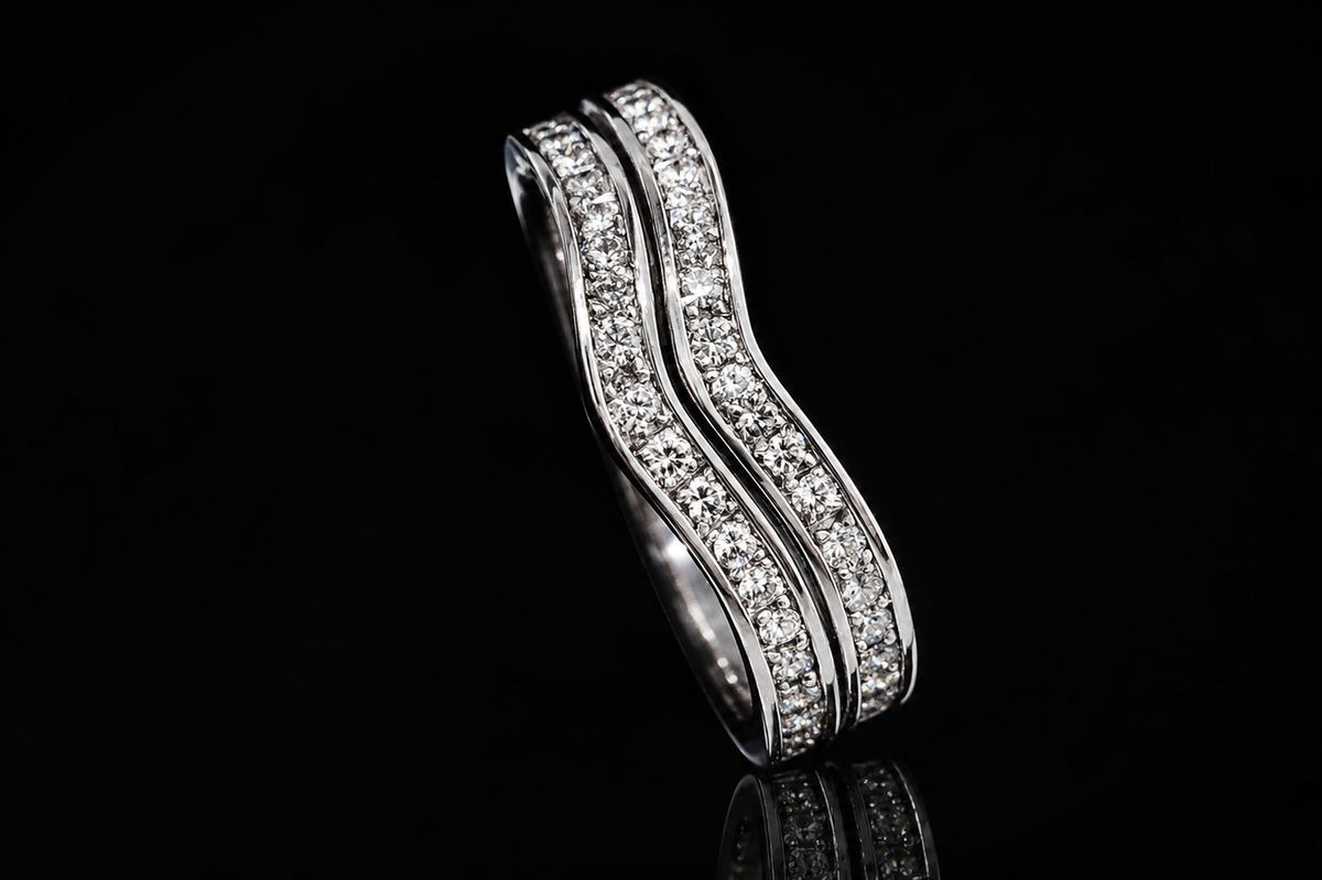 Curved Princess-Cut Diamond Band (band039)