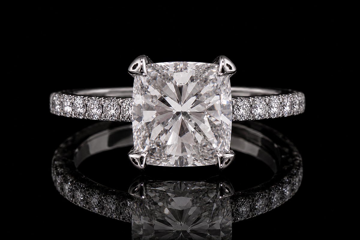 Cushion Cut Diamond Solitaire Ring (eng424)
