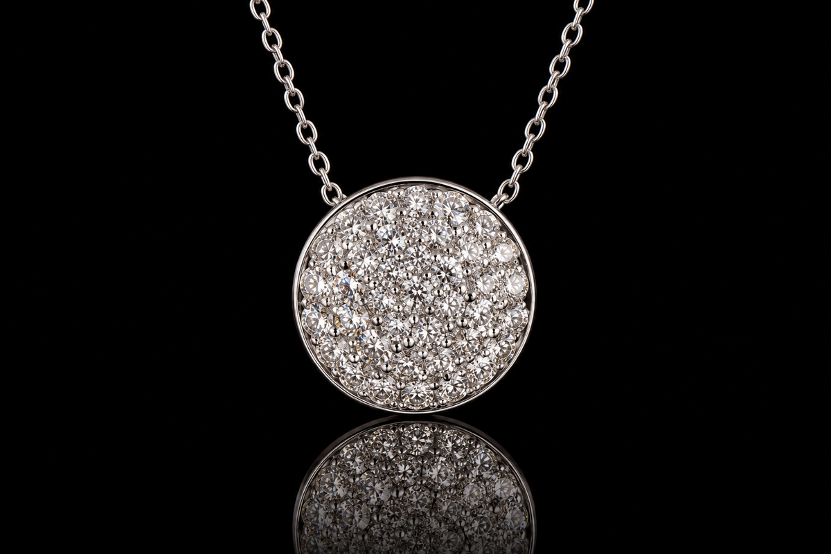 14K White Gold Pavé Diamond Disc Necklace (pend097)