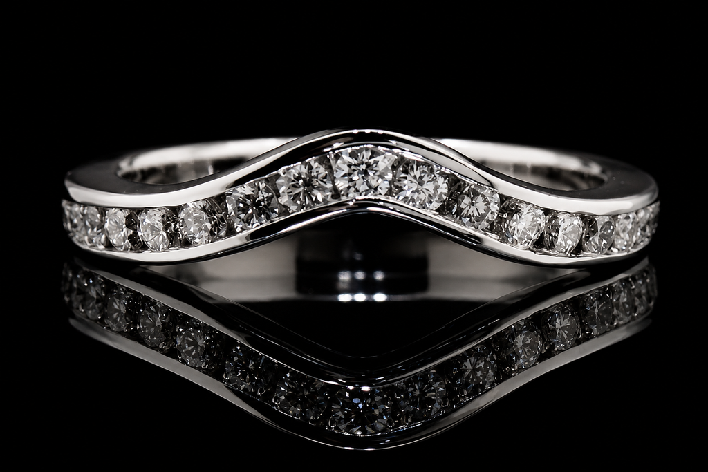 Curved Diamond Wedding Band (eng017)