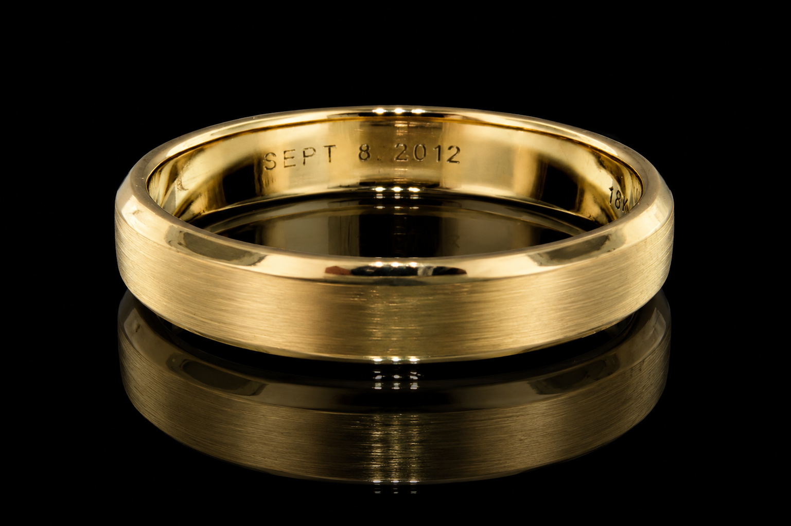18K Yellow Gold Brushed Wedding Band (band031)
