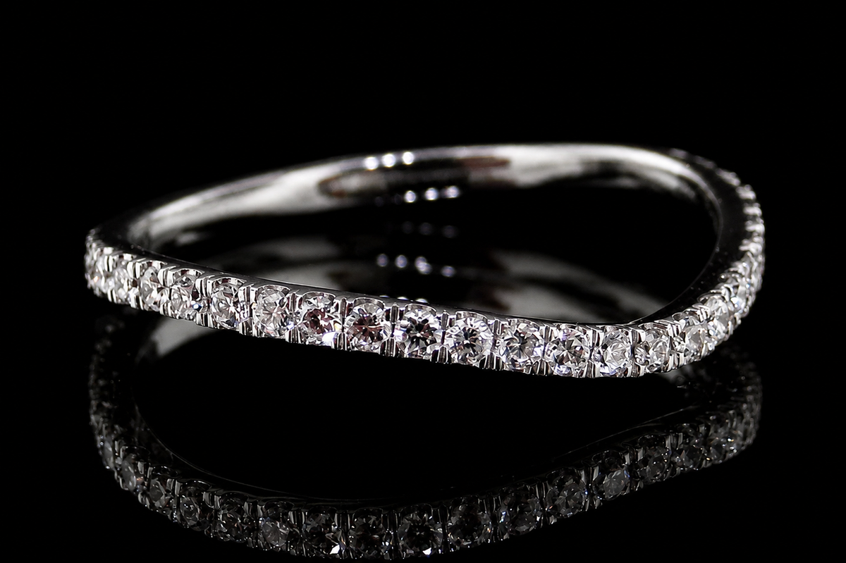 Curved Diamond Wedding Band (band032)
