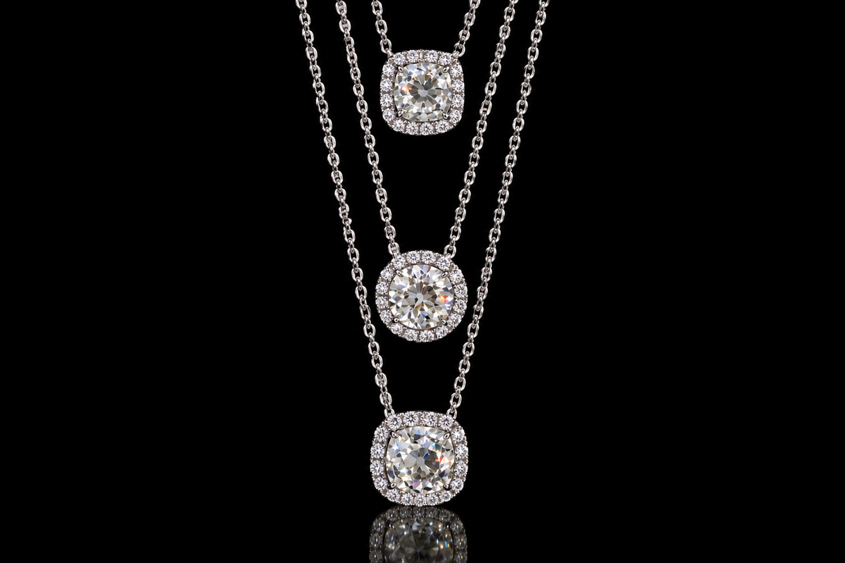 14K White Gold Diamond Halo Necklace (pend080)