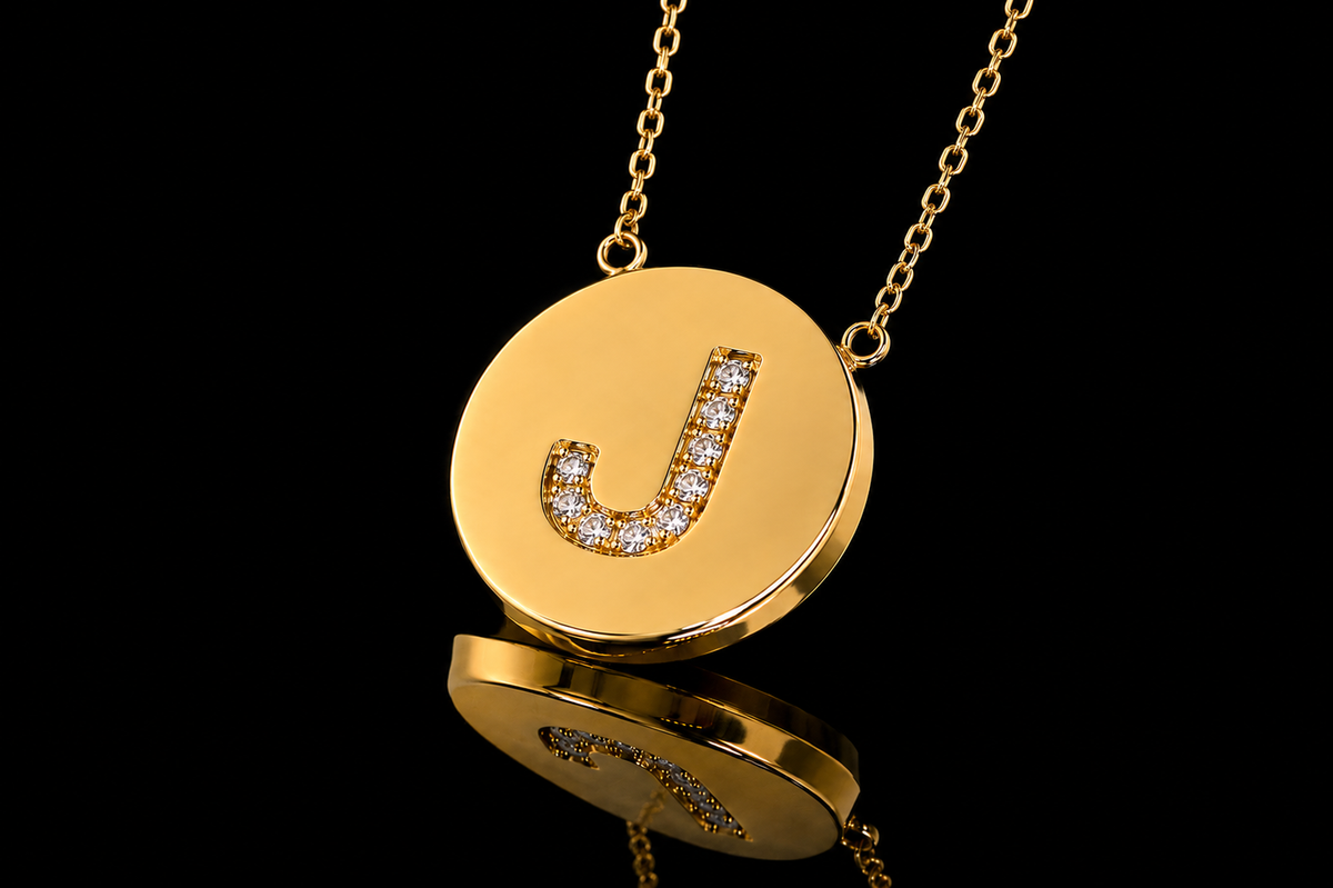 18K Yellow Gold Diamond Initial Pendant (pend006)