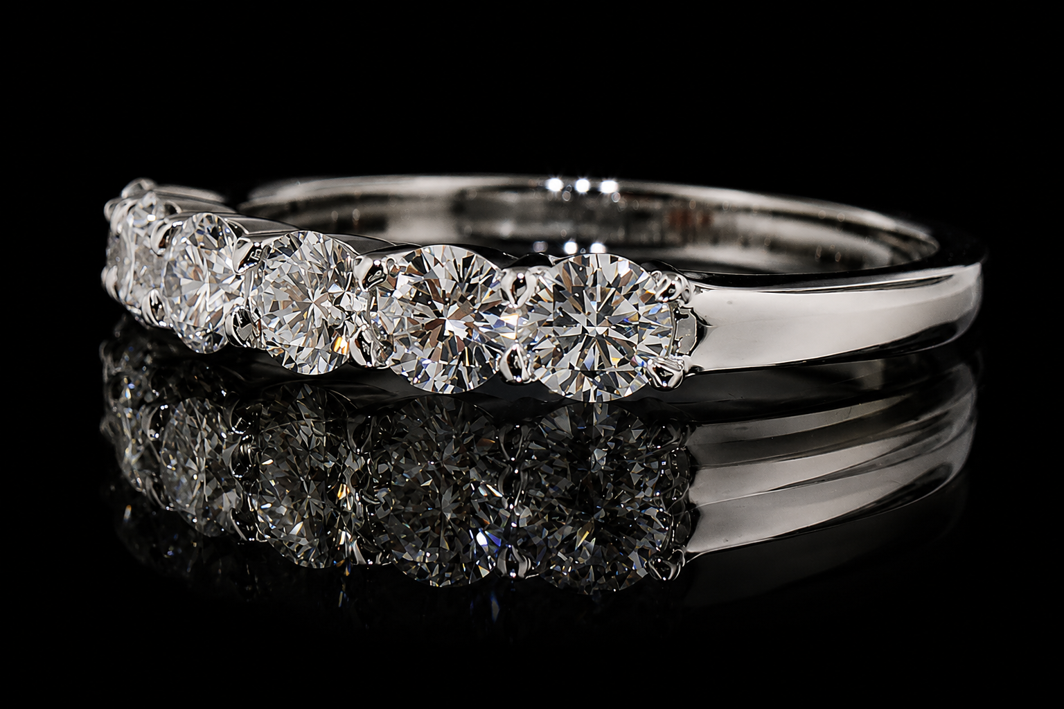Five-Stone Round Diamond Band (band020)