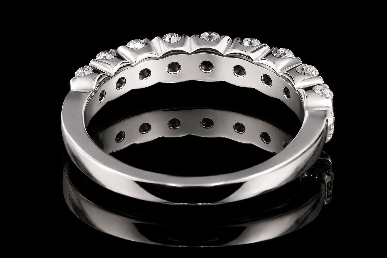 Round Diamond Shared-Prong Eternity Band (band015)