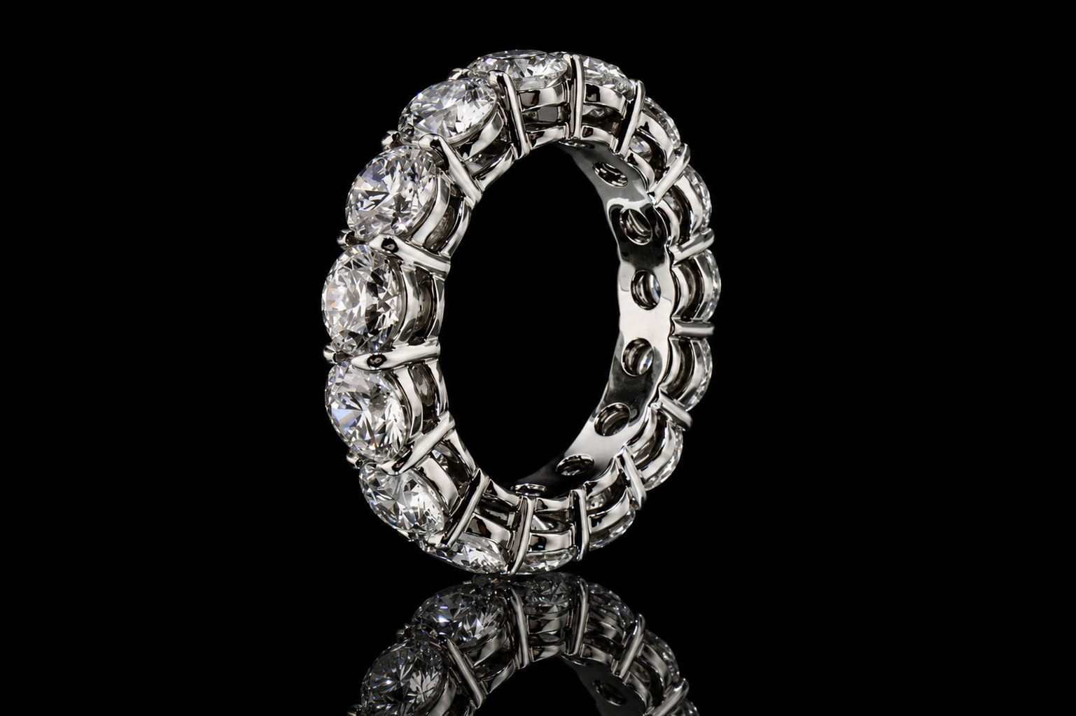 Round Diamond Eternity Band (band128)