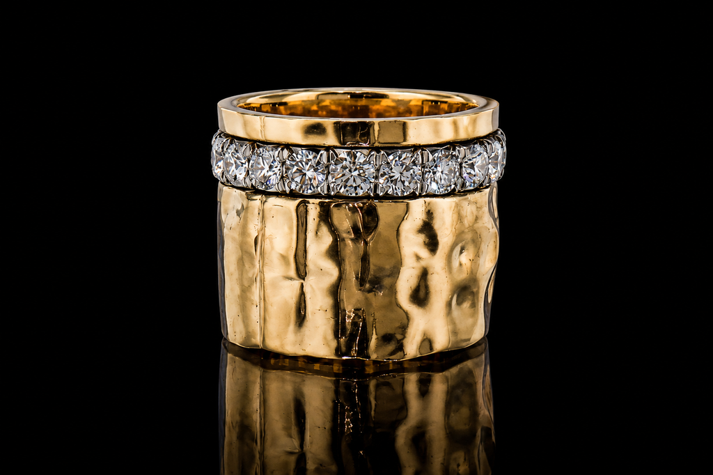18K Yellow Gold Hammered Diamond Band (band133)