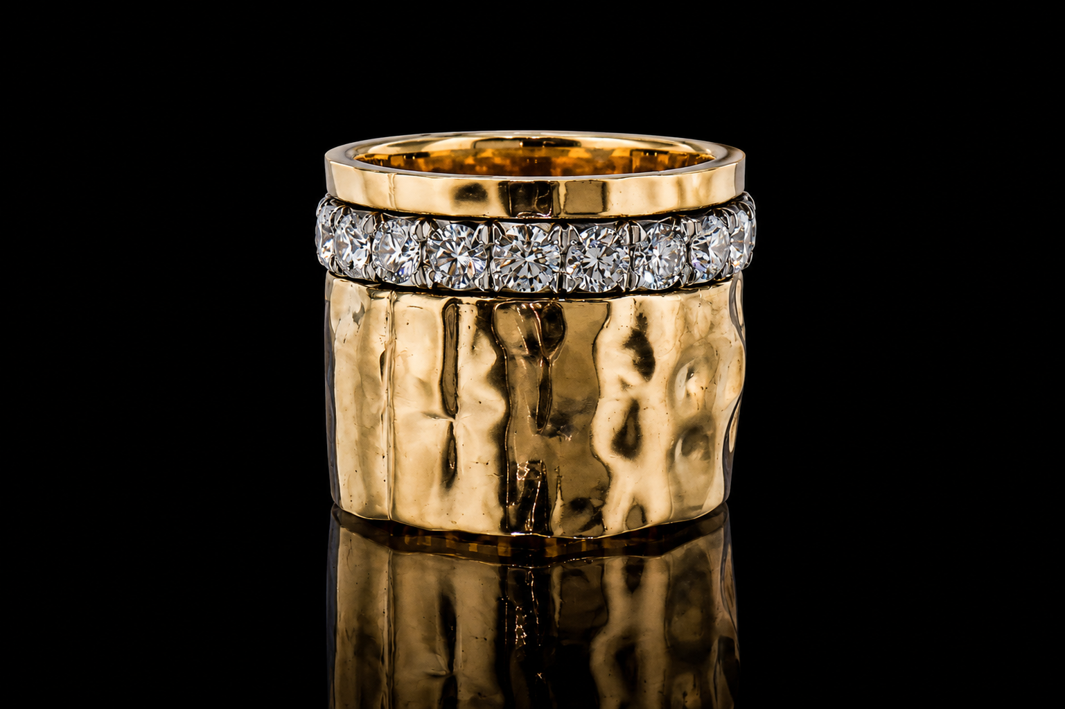 18K Yellow Gold Hammered Diamond Band (band133)