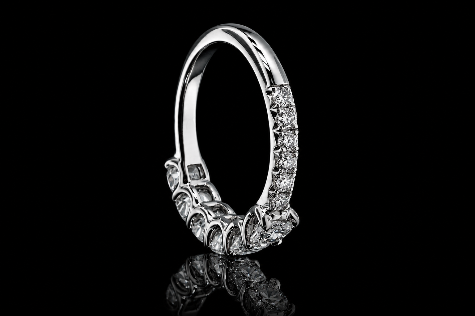 Six-Stone Round Diamond Platinum Wedding Band (band097)