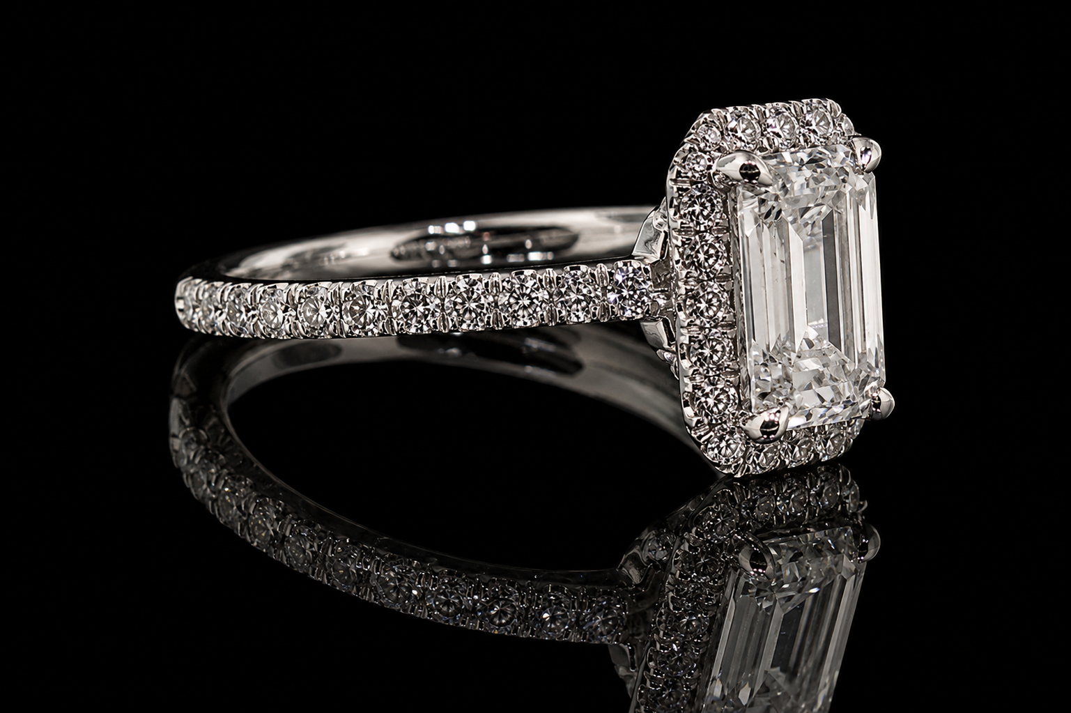 Emerald Cut Diamond Halo Engagement Ring (eng042)