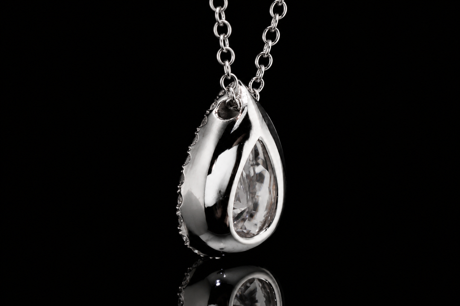 Platinum Pear-Shaped Diamond Halo Pendant (pend008)