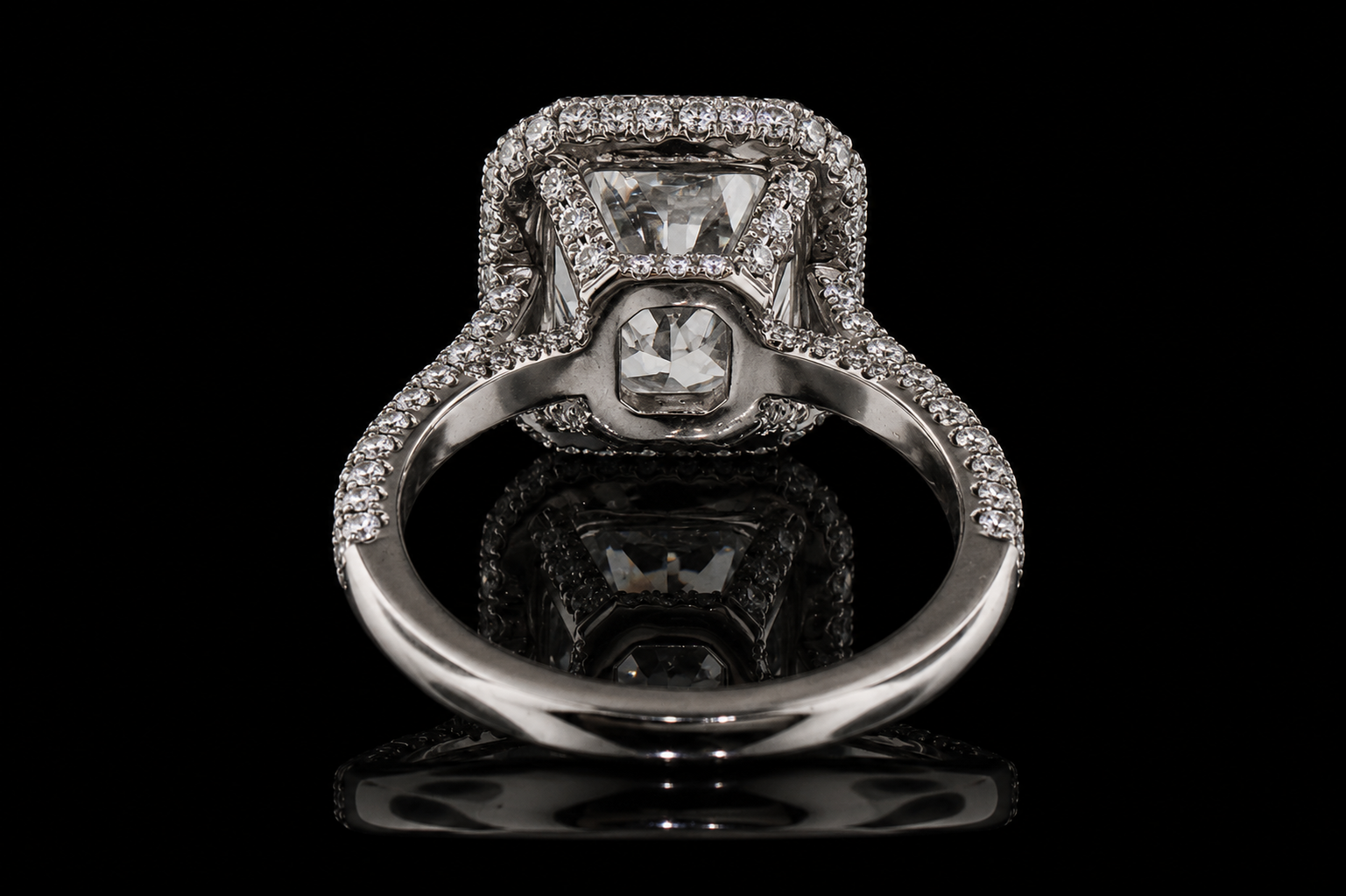 Radiant Cut Diamond Halo Ring (eng428)
