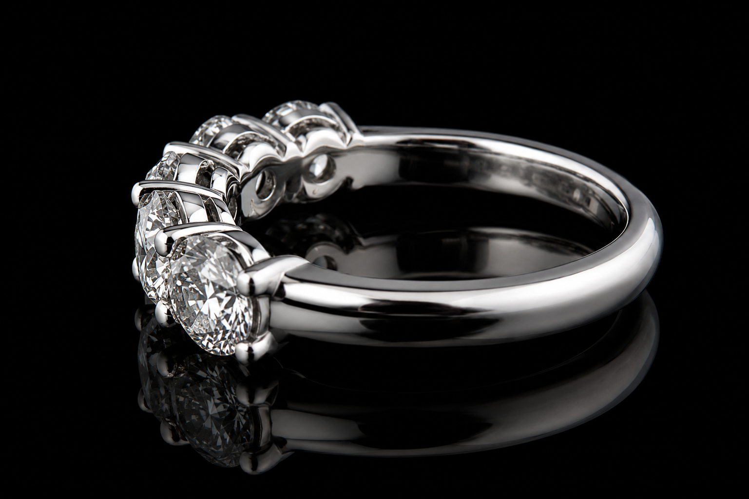 Five-Stone Round Diamond Band (band068)