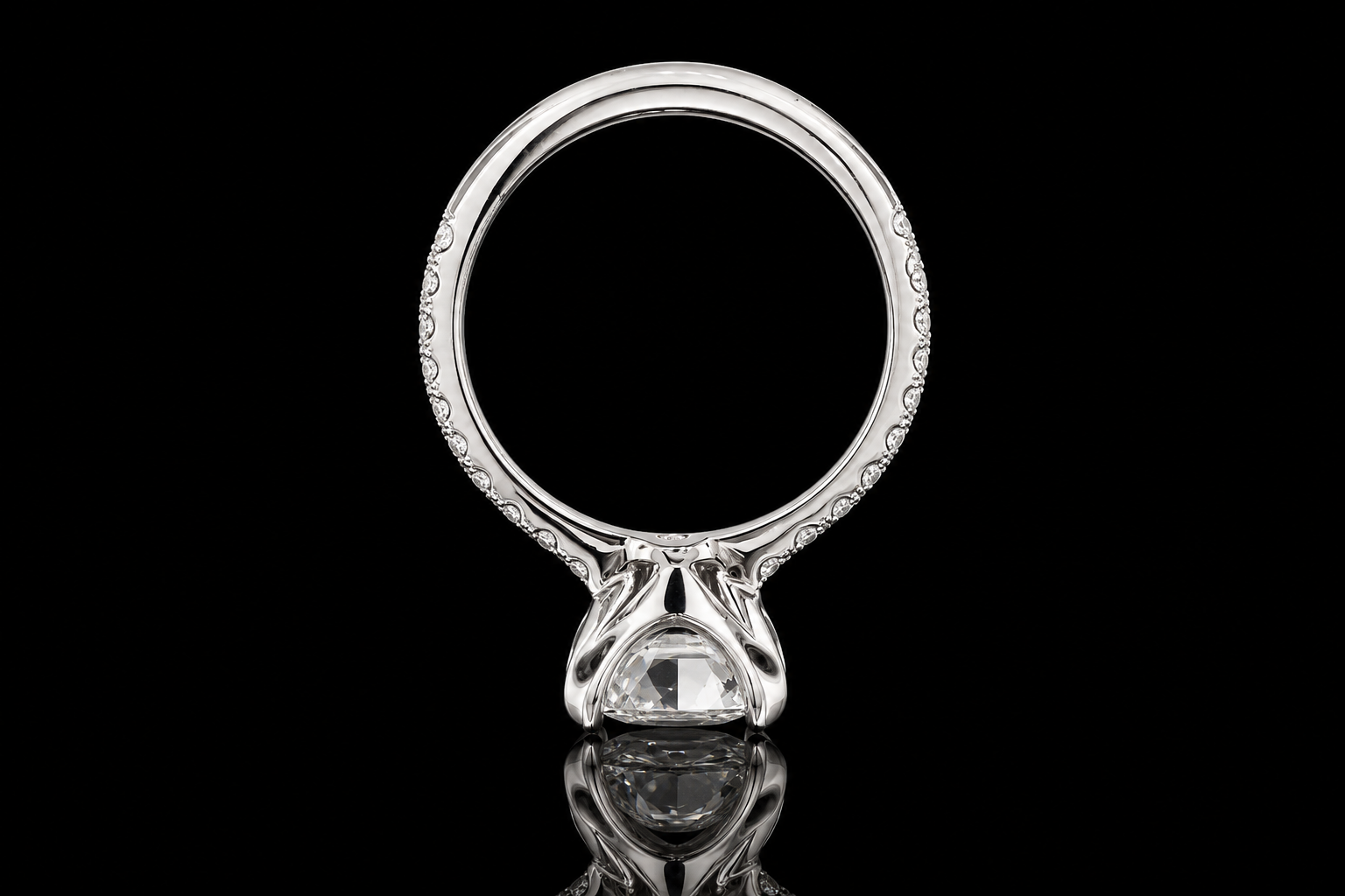 Cushion Cut Diamond Solitaire Ring (eng424)