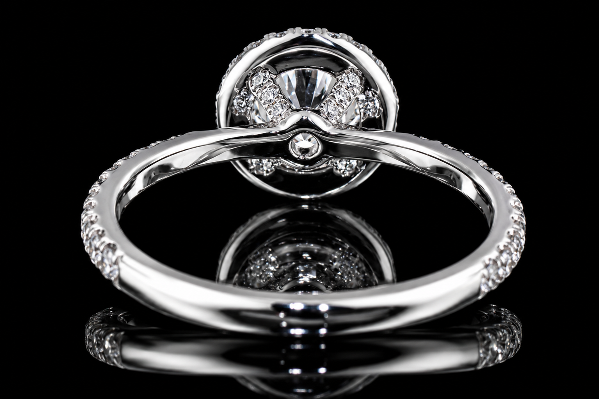 Round Brilliant Diamond Halo Engagement Ring (eng031)