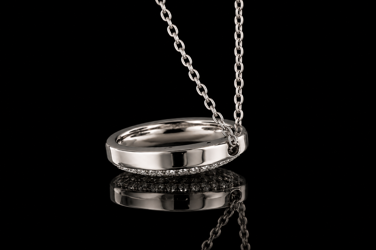 14K White Gold Pavé Diamond Disc Necklace (pend097)