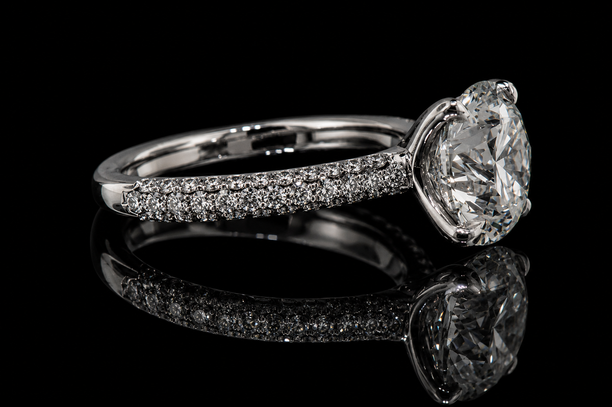 Round Diamond Solitaire Engagement Ring (eng383)