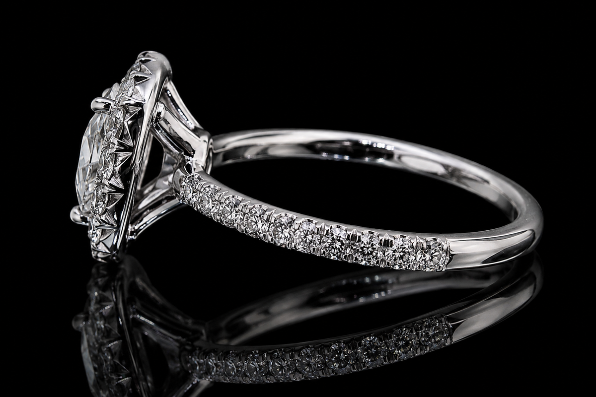 Round Diamond Cushion Halo Engagement Ring (eng217)
