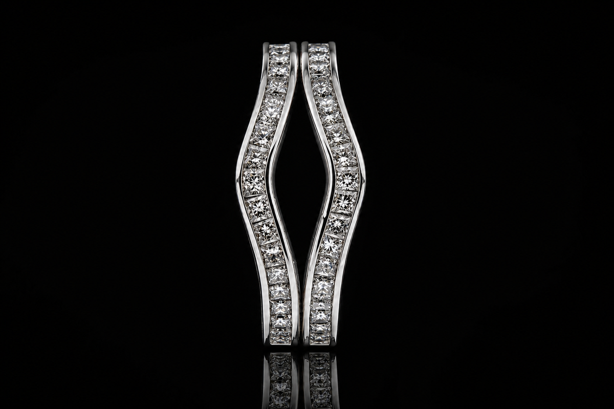 Curved Princess-Cut Diamond Band (band039)