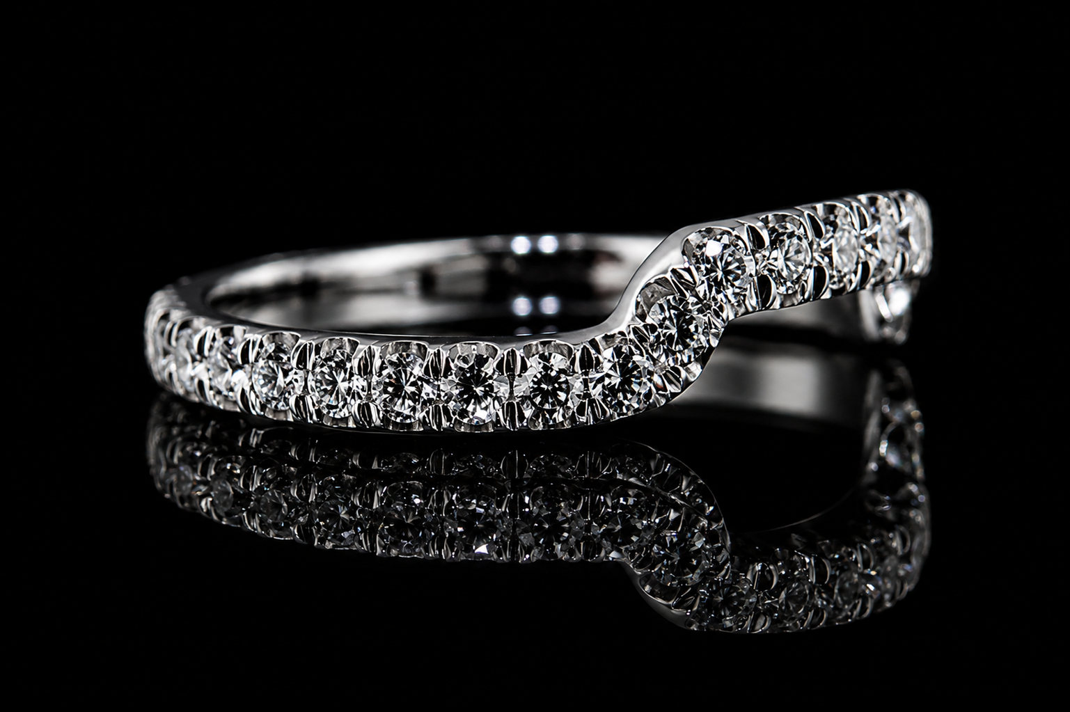 Curved Diamond Contour Band (band035)