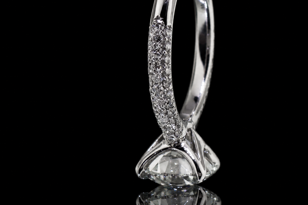 Round Diamond Solitaire Engagement Ring (eng383)