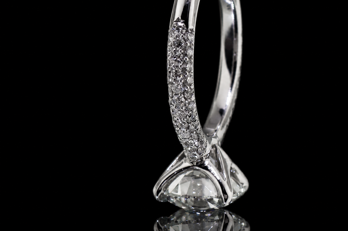 Round Diamond Solitaire Engagement Ring (eng383)