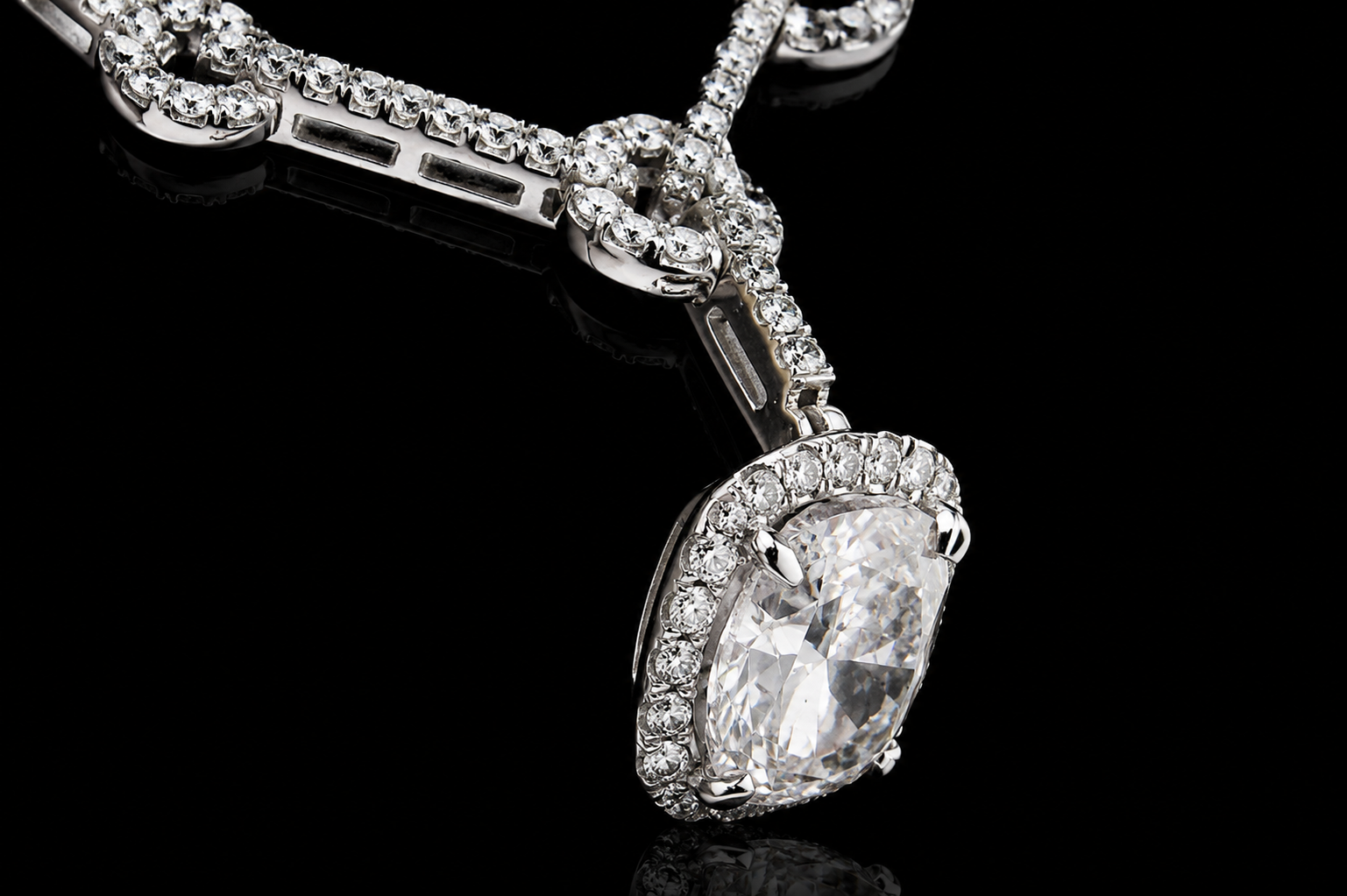 Cushion Diamond Halo Pendant Necklace (pend049)