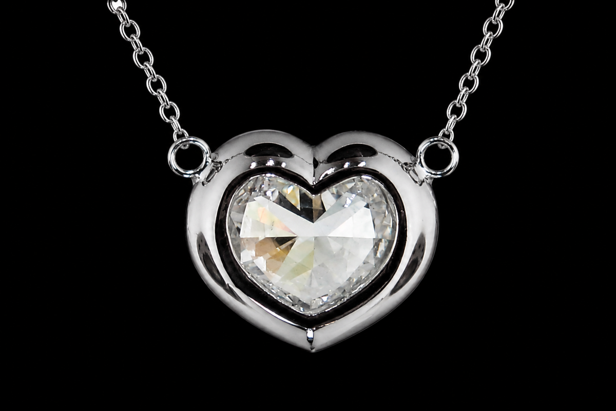 Heart-Shaped Diamond Halo Pendant (pend051)