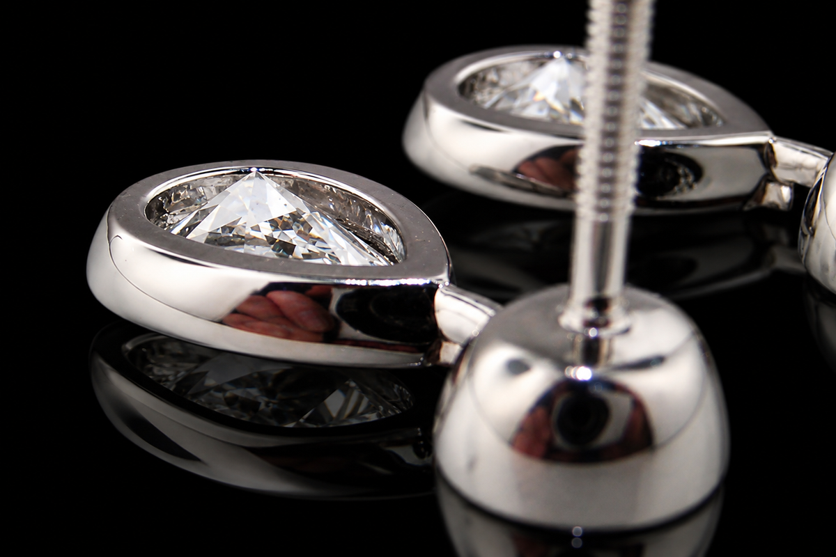Bezel-Set Round & Pear Diamond Drop Earrings (ear026)