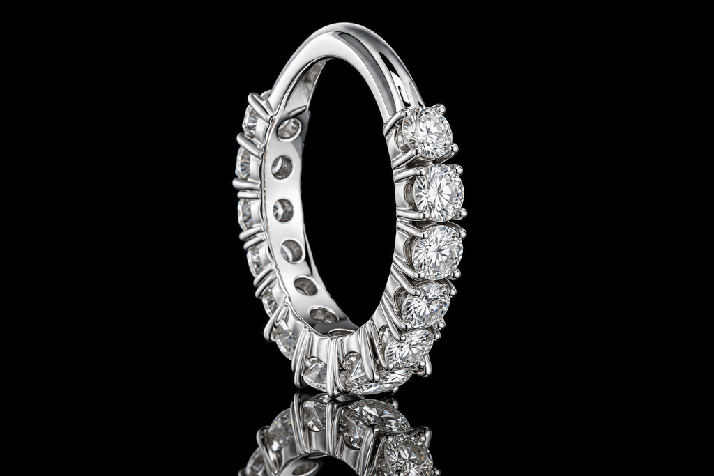 Graduated Round Brilliant Diamond Anniversary Band (band175)
