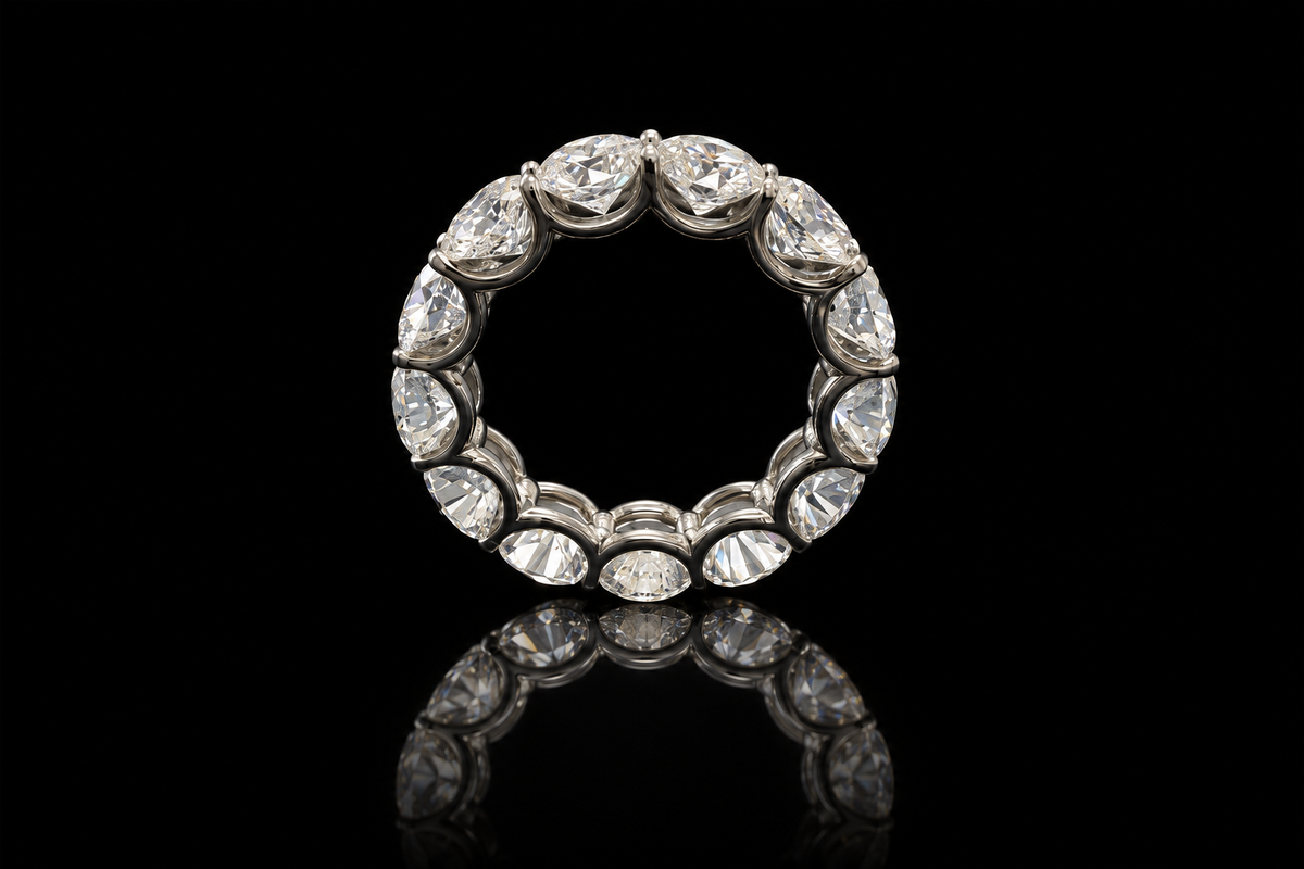 Unique setting shared prongs wedding band (band1001)