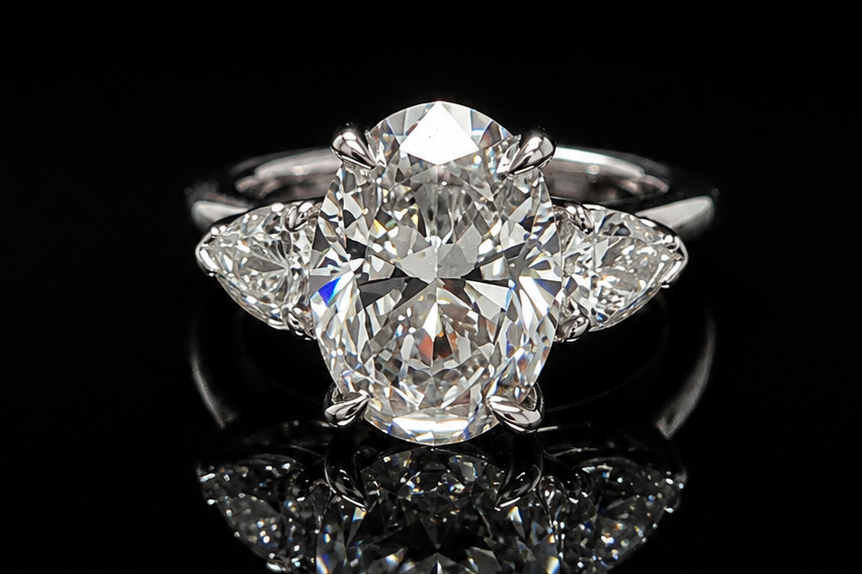 Oval Three-Stone Diamond Engagement Ring (eng784)