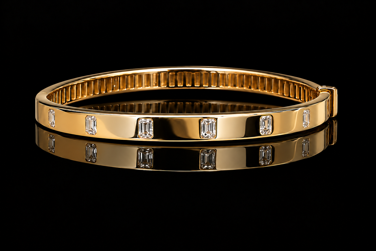 Emerald-Cut Diamond Station Bangle (brac039)