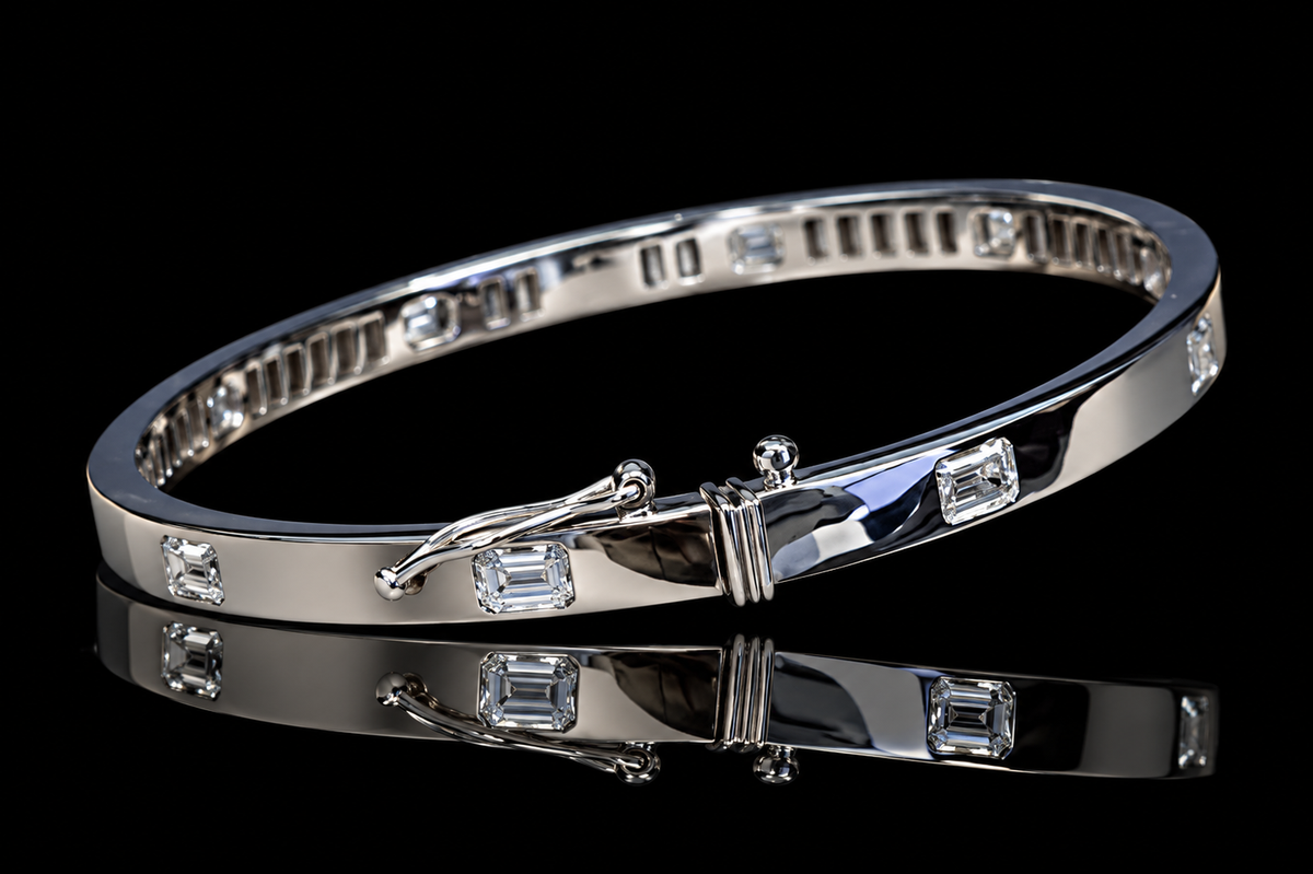 Emerald-Cut Diamond Station Bangle (brac041)