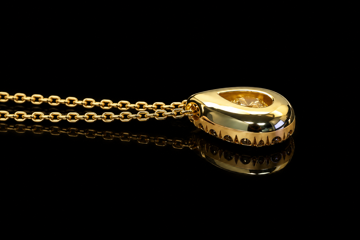 18K Yellow Gold Pear Diamond Halo Pendant (pend122)